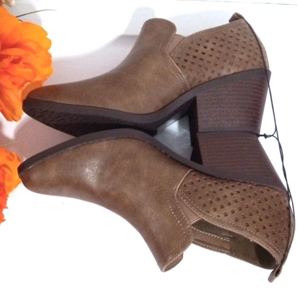 JELLYPOP BROWN BLOCK HEEL ANKLE BOOTS SIZE 7 NWT - Picture 6 of 8